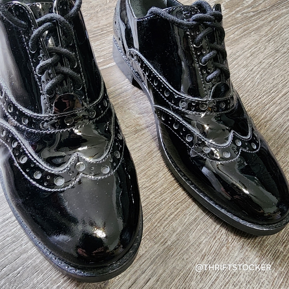 Vionic Black Oxford Wingtip Shoes - Picture 2 of 7